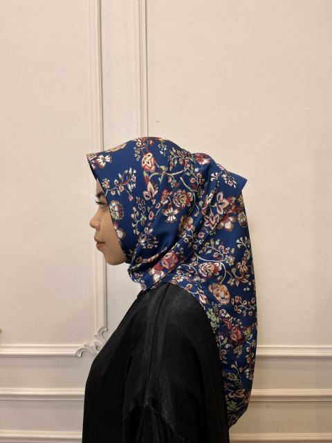LUNA KR MOTIF