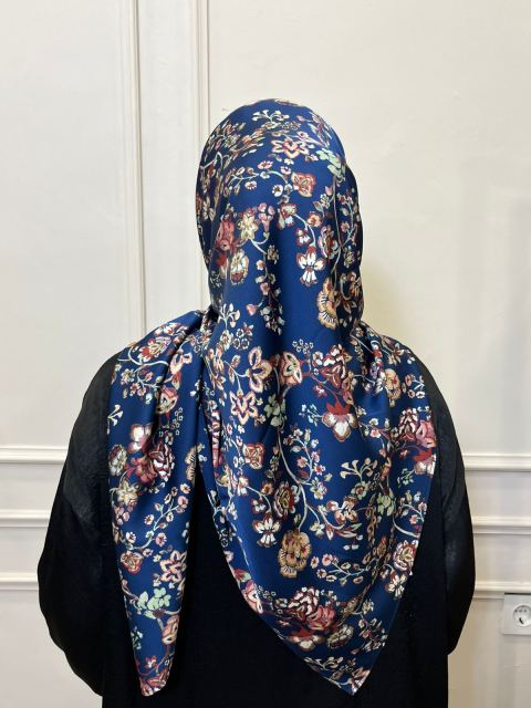 LUNA KR MOTIF