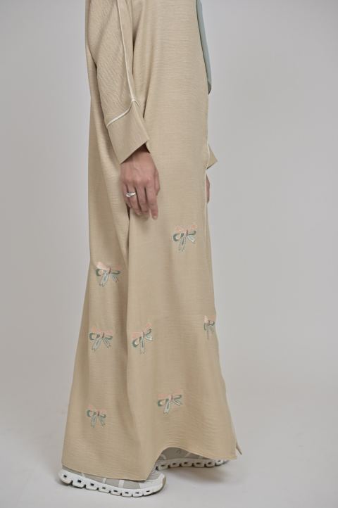 VANESSA ABAYA