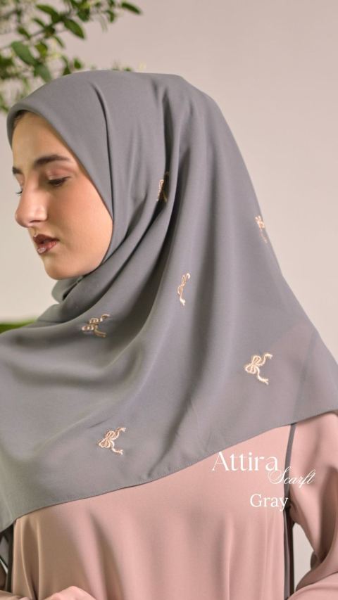 ATTIRA SCARF