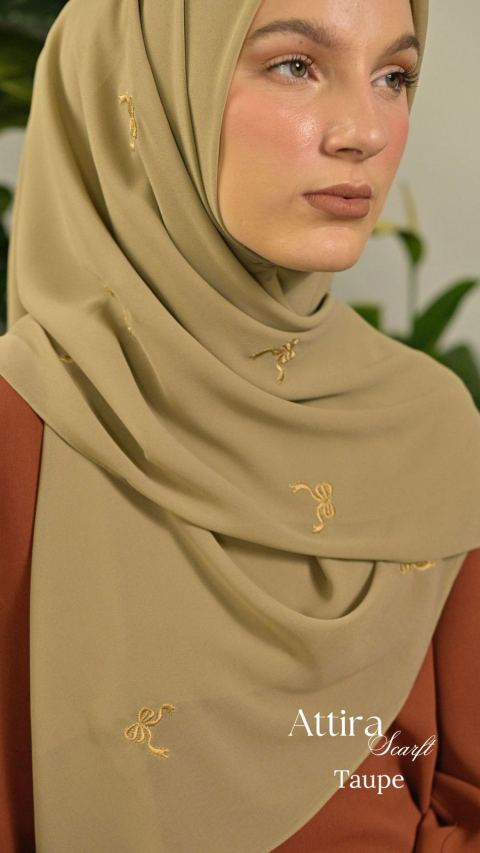 ATTIRA SCARF