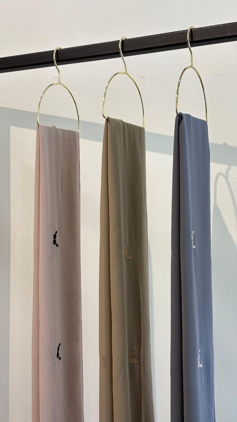 ATTIRA SPRINKLE PASHMINA