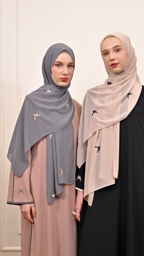 ATTIRA SPRINKLE PASHMINA