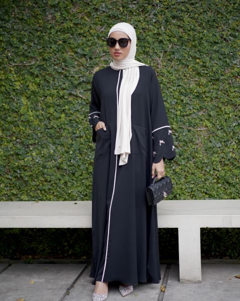 AZUVA ABAYA R