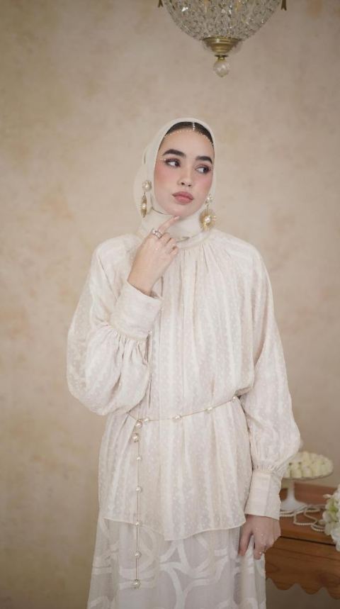 ALYNA BLOUSE