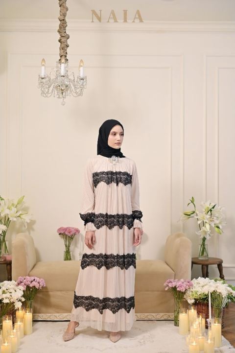 CELIA LACE DRESS