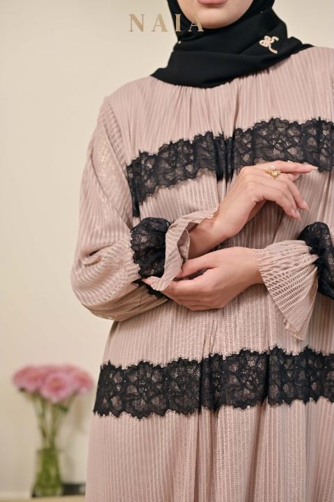 CELIA LACE DRESS